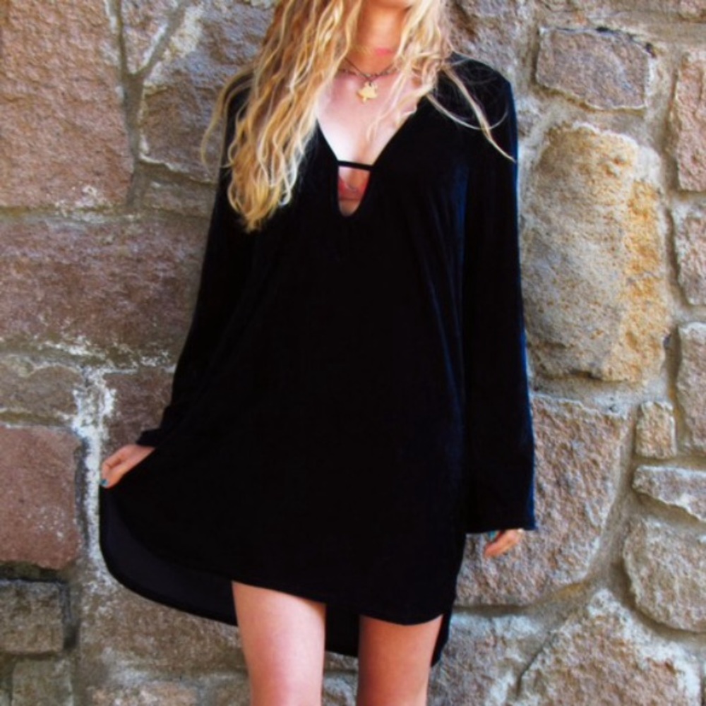 NWT Navy Blue Velvet Nasty Gal Bell Sleeve Dress